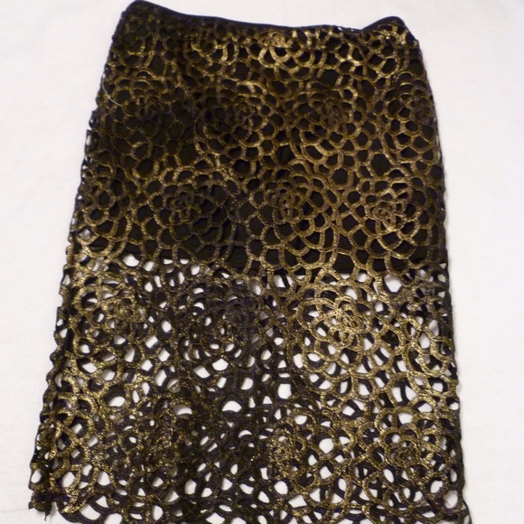 Gold and Black Metallic Mesh Pencil Skirt - Picture 4 of 6